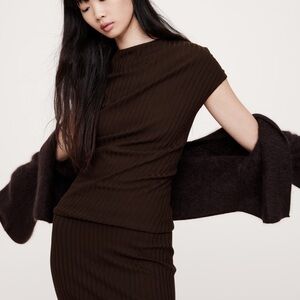 Banana Republic Elegant Brown Ribbed top and maxi skirt size M.